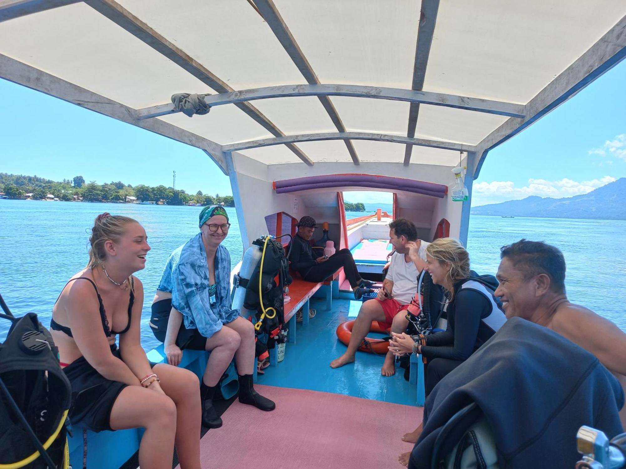 4 Sisters Divers Bunaken Exterior photo