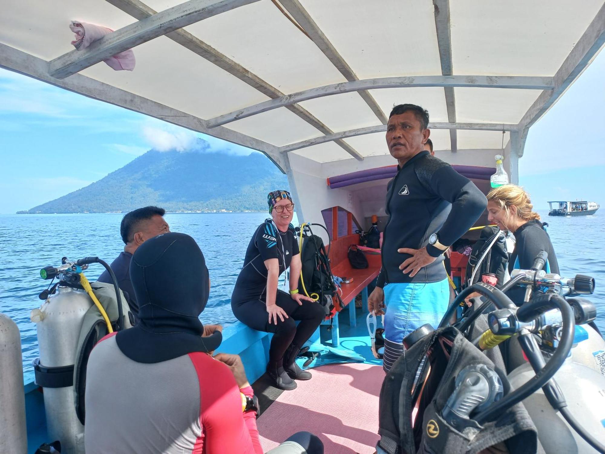 4 Sisters Divers Bunaken Exterior photo