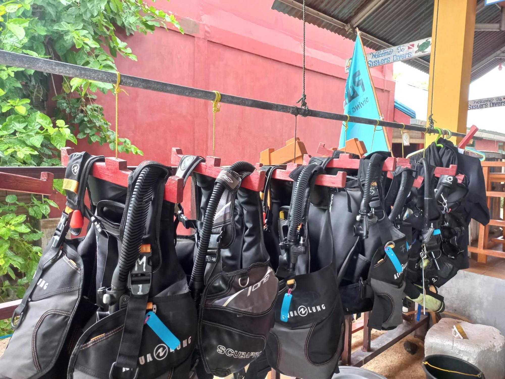 4 Sisters Divers Bunaken Exterior photo