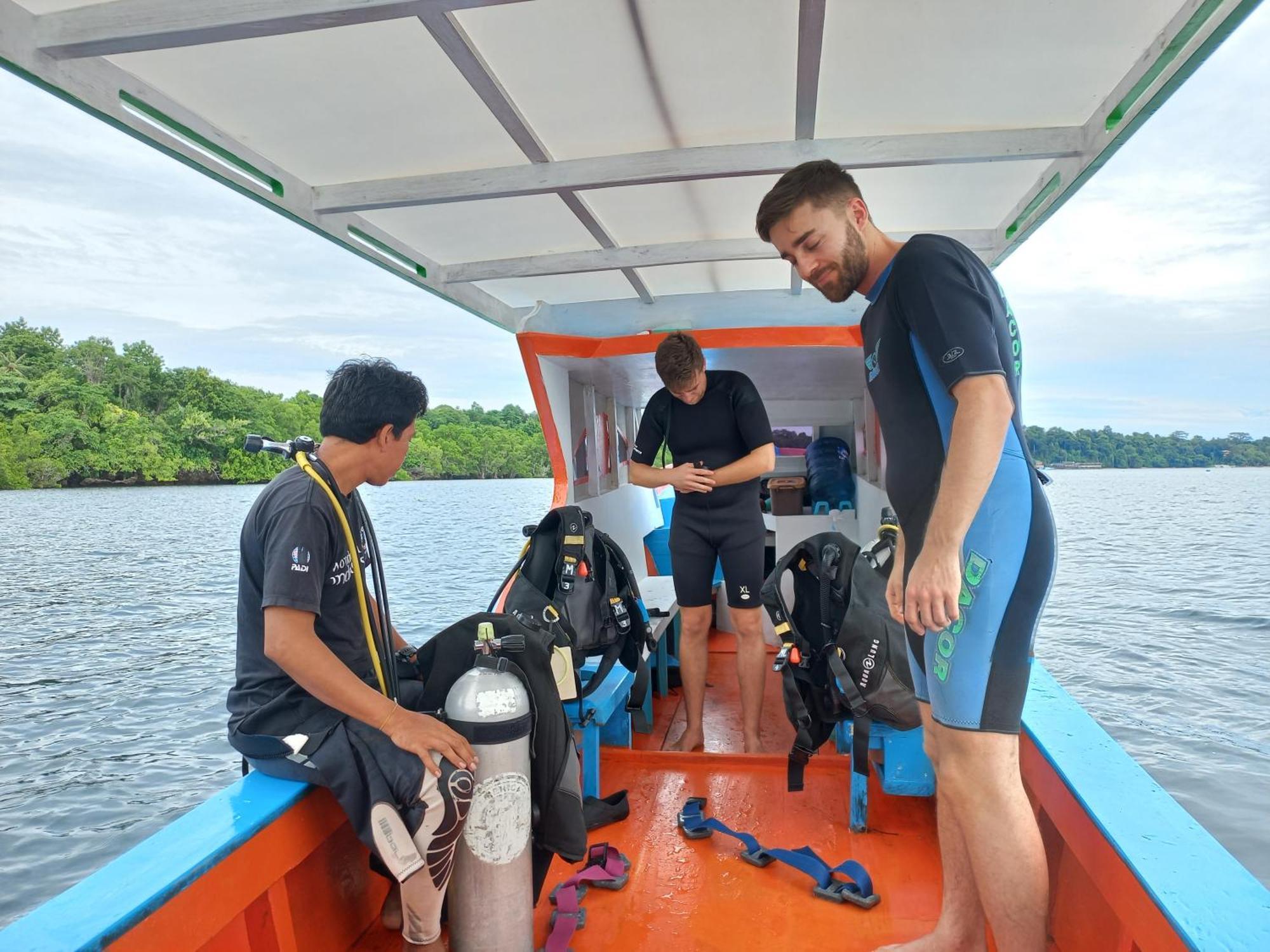 4 Sisters Divers Bunaken Exterior photo